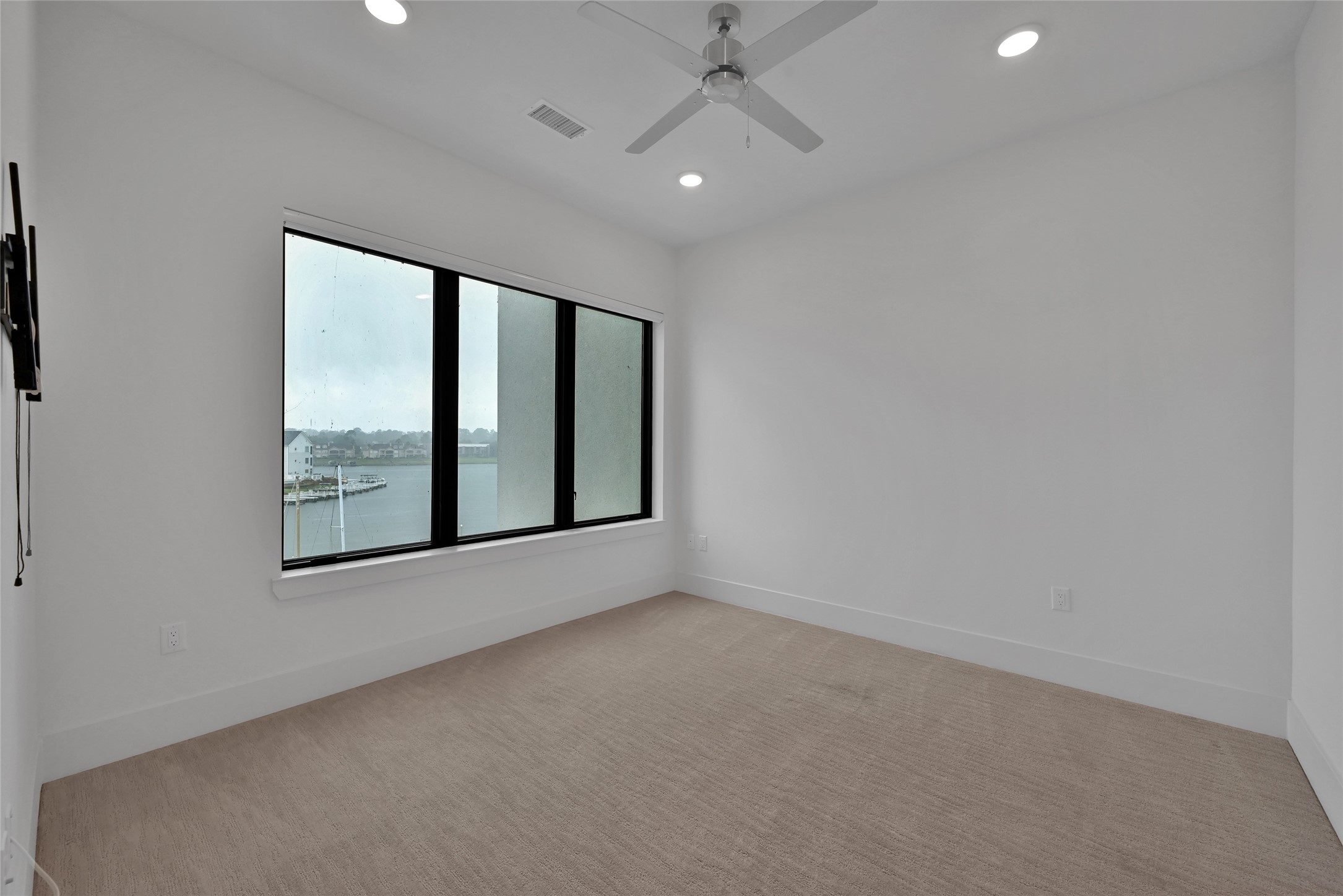 199 Waterpoint Court, Unit 303 Conroe, TX 77304 - Photo 28 of 50