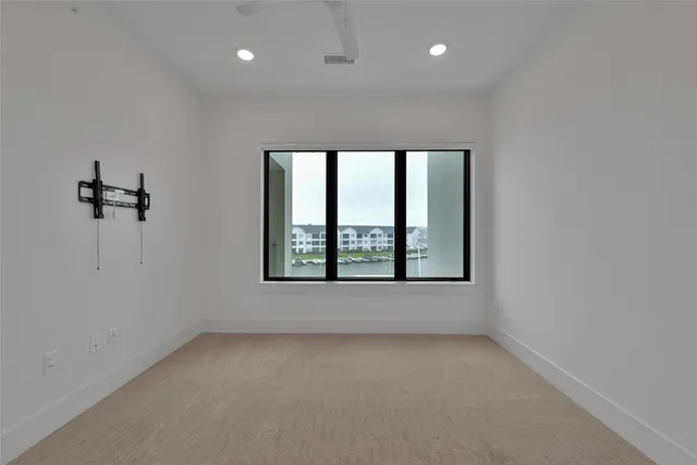 $425,000 | 199 Waterpoint Court, Unit 303, Conroe, TX 77304