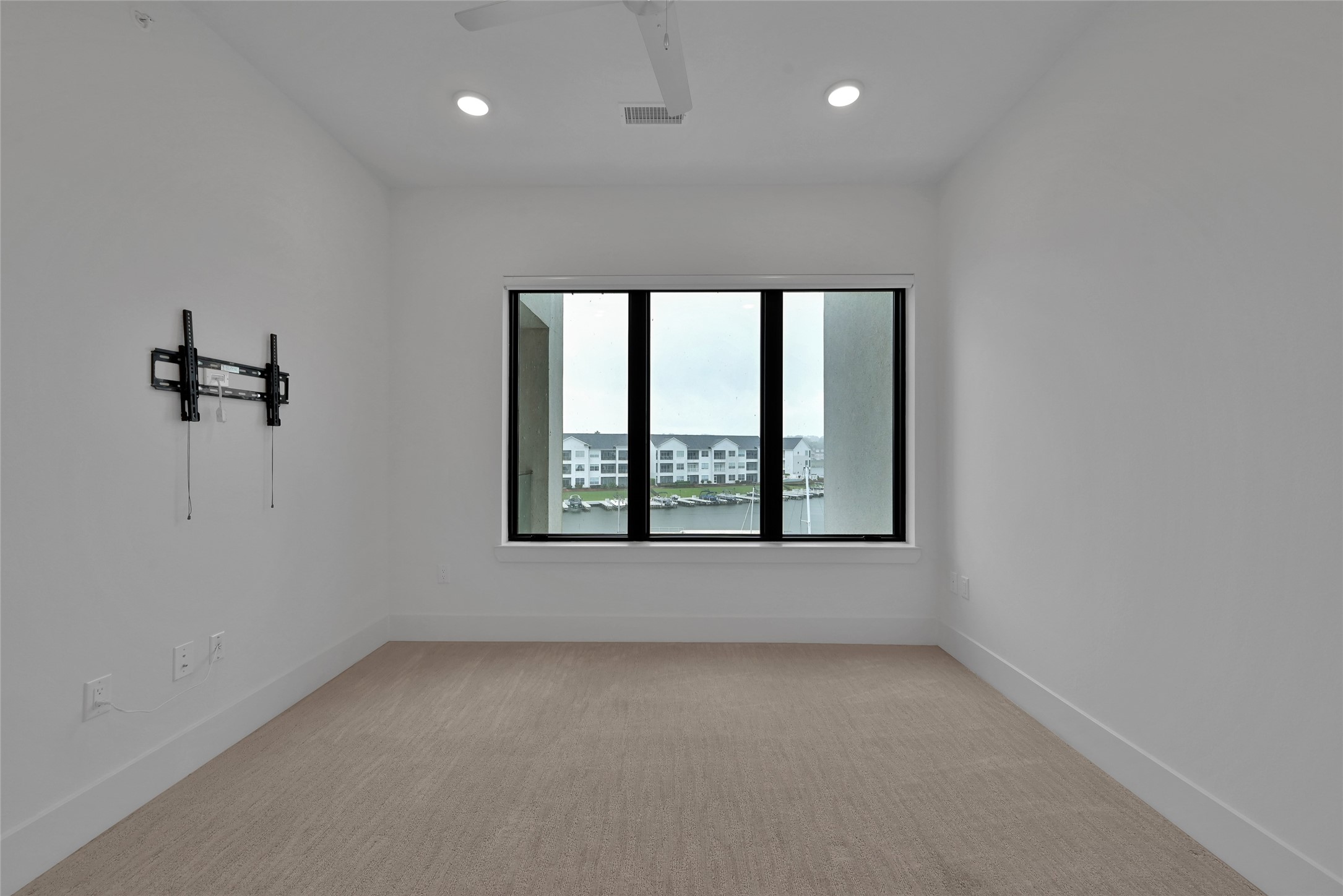 199 Waterpoint Court, Unit 303 Conroe, TX 77304 - Photo 29 of 50