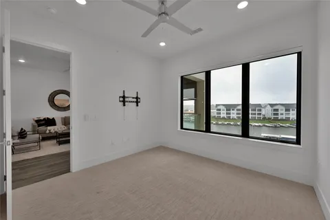 $425,000 | 199 Waterpoint Court, Unit 303, Conroe, TX 77304