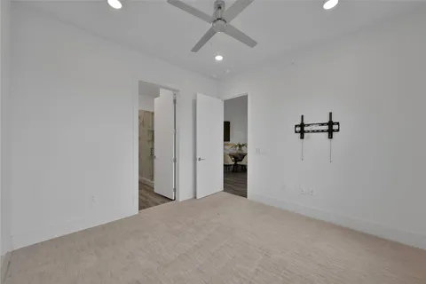 $425,000 | 199 Waterpoint Court, Unit 303, Conroe, TX 77304