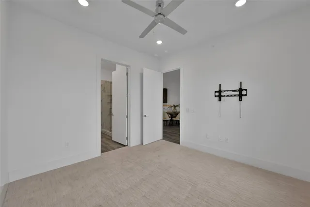 $425,000 | 199 Waterpoint Court, Unit 303, Conroe, TX 77304