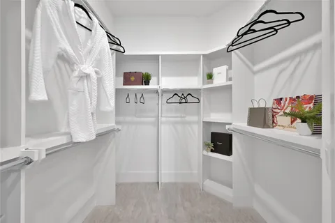 $425,000 | 199 Waterpoint Court, Unit 303, Conroe, TX 77304