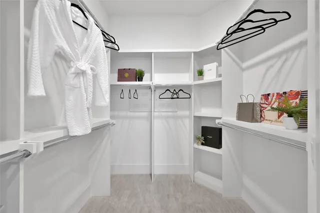 $425,000 | 199 Waterpoint Court, Unit 303, Conroe, TX 77304