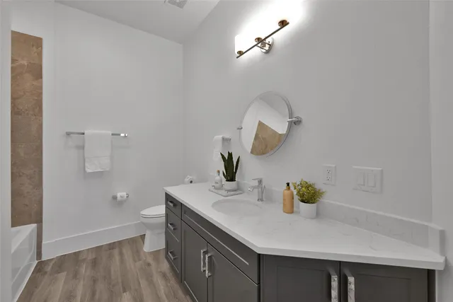 $425,000 | 199 Waterpoint Court, Unit 303, Conroe, TX 77304