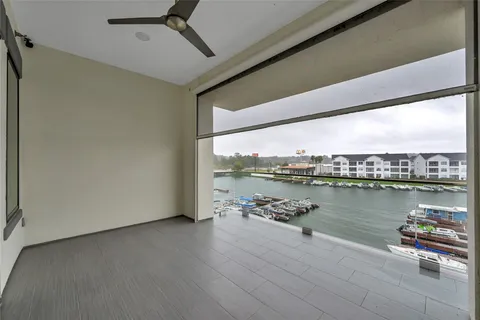 $425,000 | 199 Waterpoint Court, Unit 303, Conroe, TX 77304