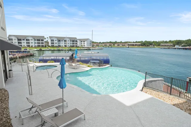 $425,000 | 199 Waterpoint Court, Unit 303, Conroe, TX 77304