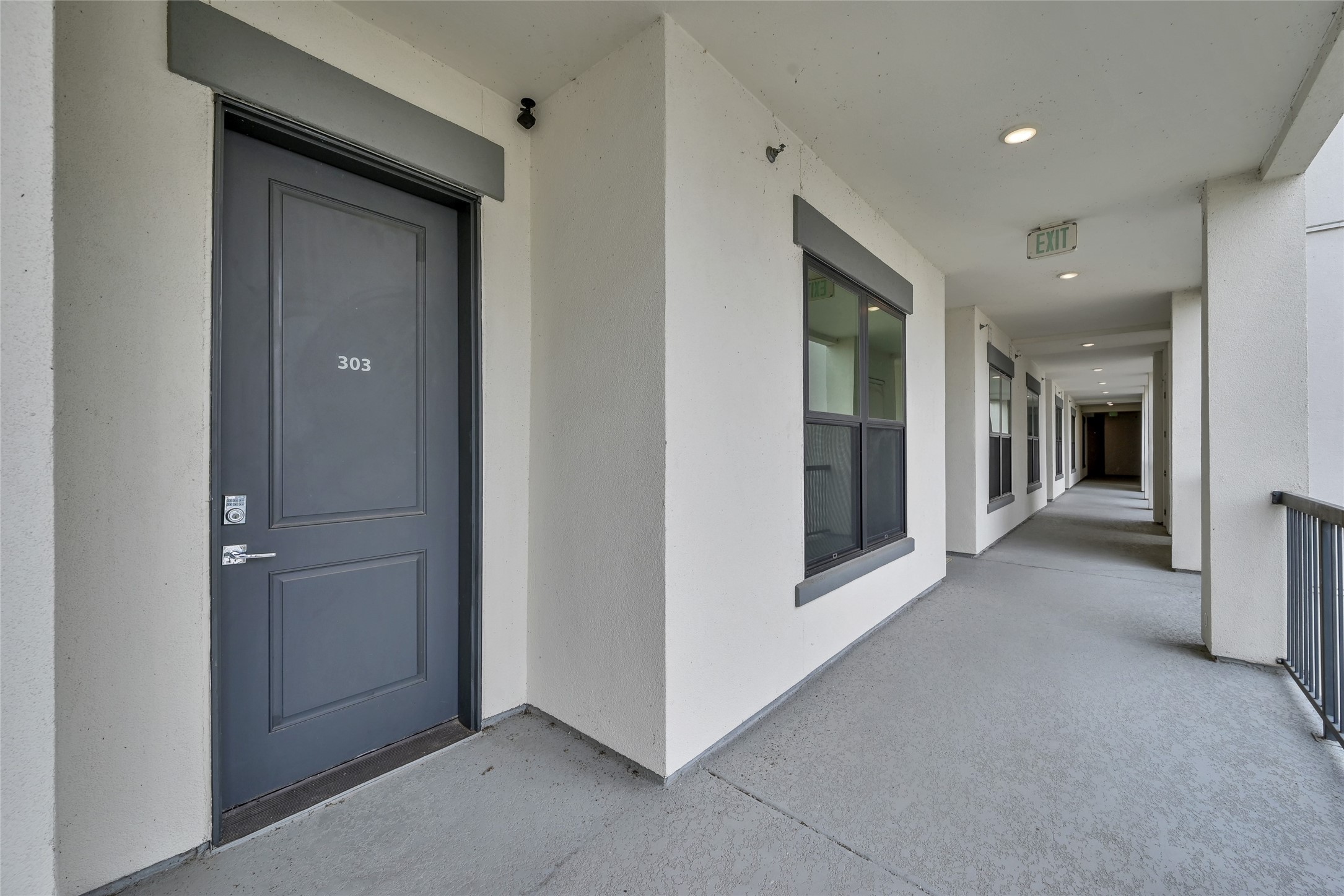 199 Waterpoint Court, Unit 303 Conroe, TX 77304 - Photo 5 of 50