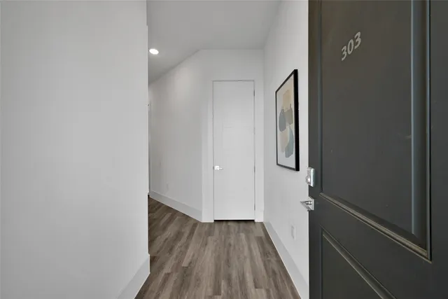 $425,000 | 199 Waterpoint Court, Unit 303, Conroe, TX 77304