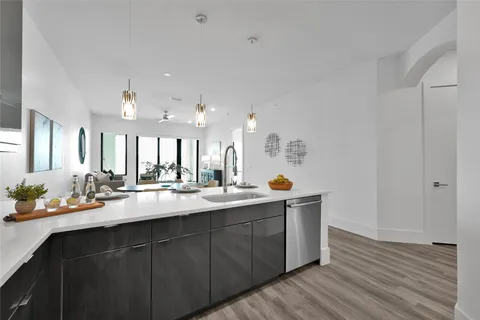 $425,000 | 199 Waterpoint Court, Unit 303, Conroe, TX 77304