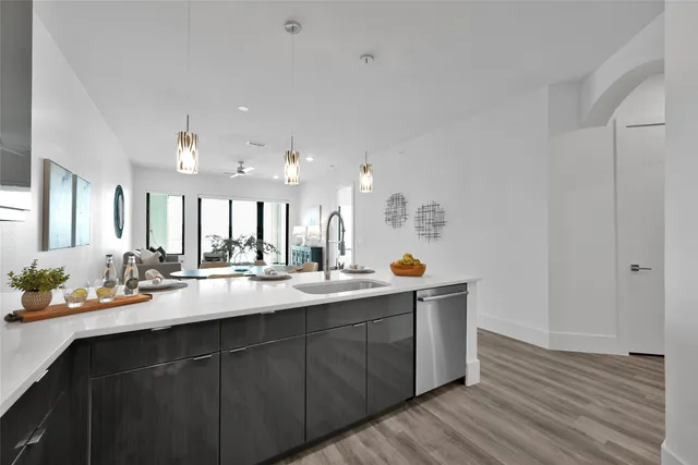 $425,000 | 199 Waterpoint Court, Unit 303, Conroe, TX 77304