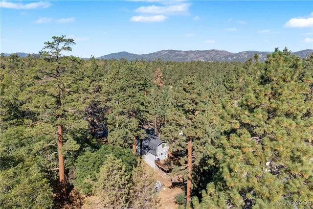 $369,000 | 683 Orange Avenue, Sugarloaf, CA 92386