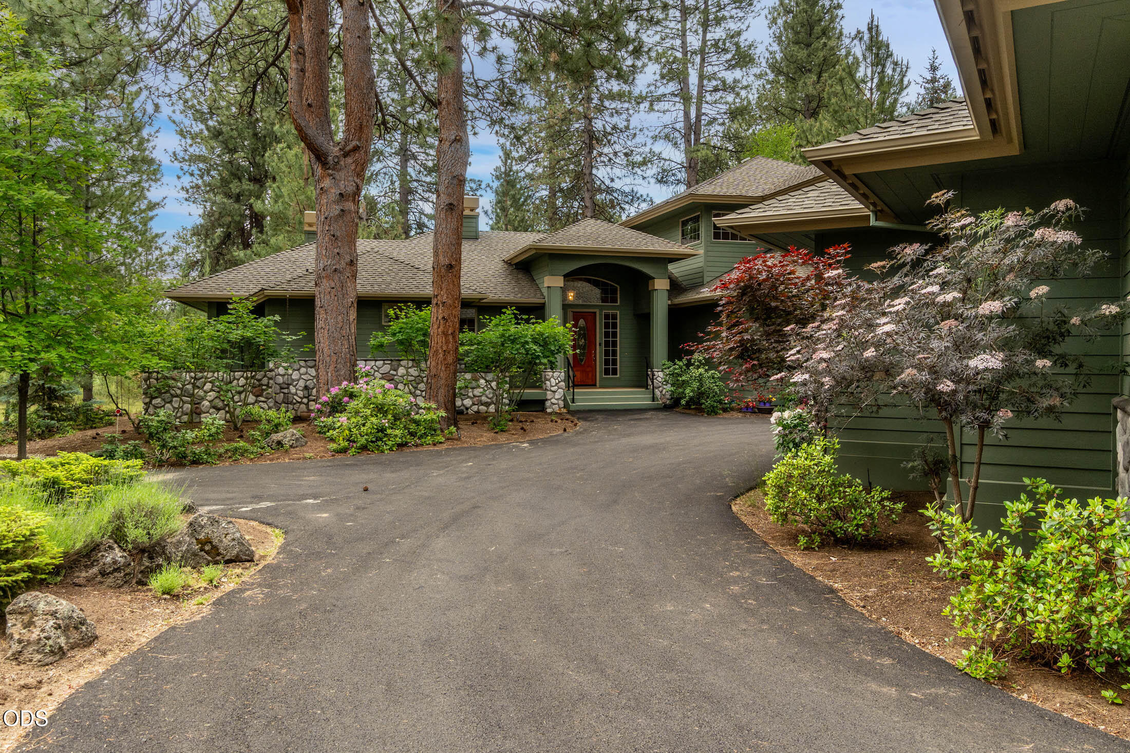 60621 Golf Village Loop Bend, OR 97702 - Photo 1 of 47