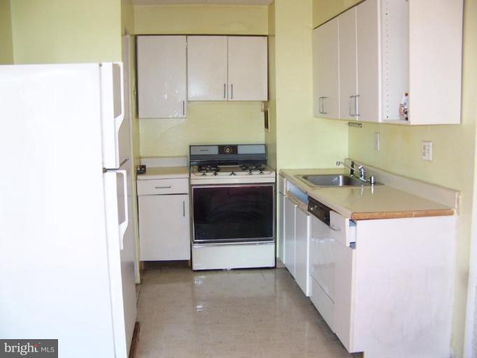1824 Metzerott Road, Unit A3 Hyattsville, MD 20783 - Photo 12 of 28 Kitchen