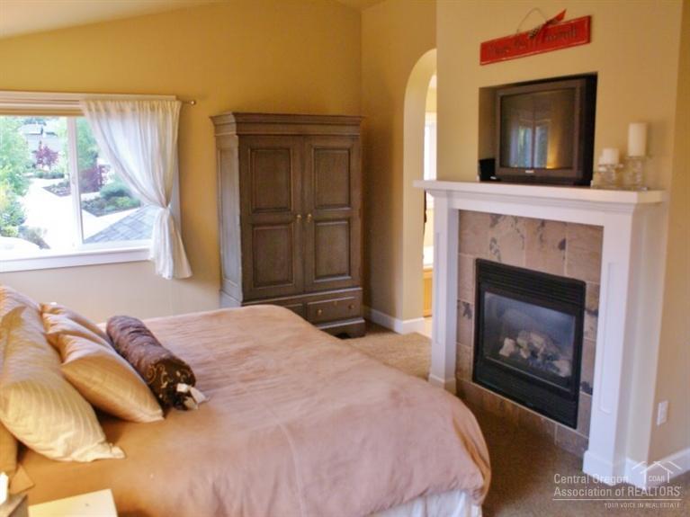 19463 Blue Lake Loop Bend, OR 97702 - Photo 12 of 25 Additional Photo