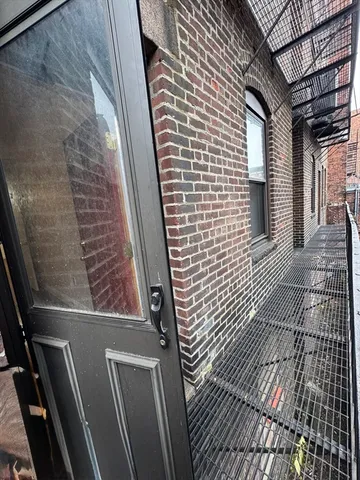 $2,250 | 173 Winnisimmet Street, Unit 2, Chelsea, MA 02150