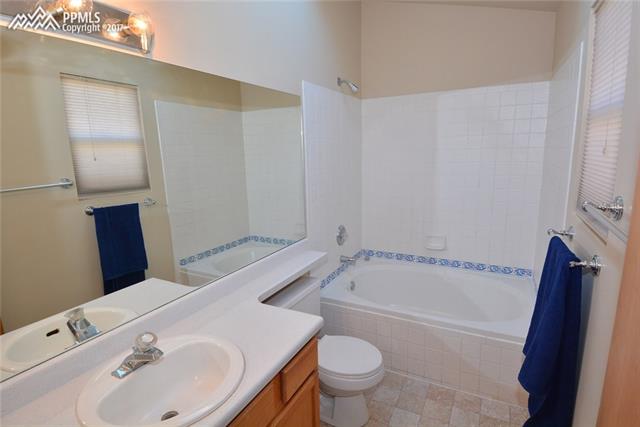 5412 Rondo Way Colorado Springs, CO 80911 - Photo 18 of 28 Master Bath room
