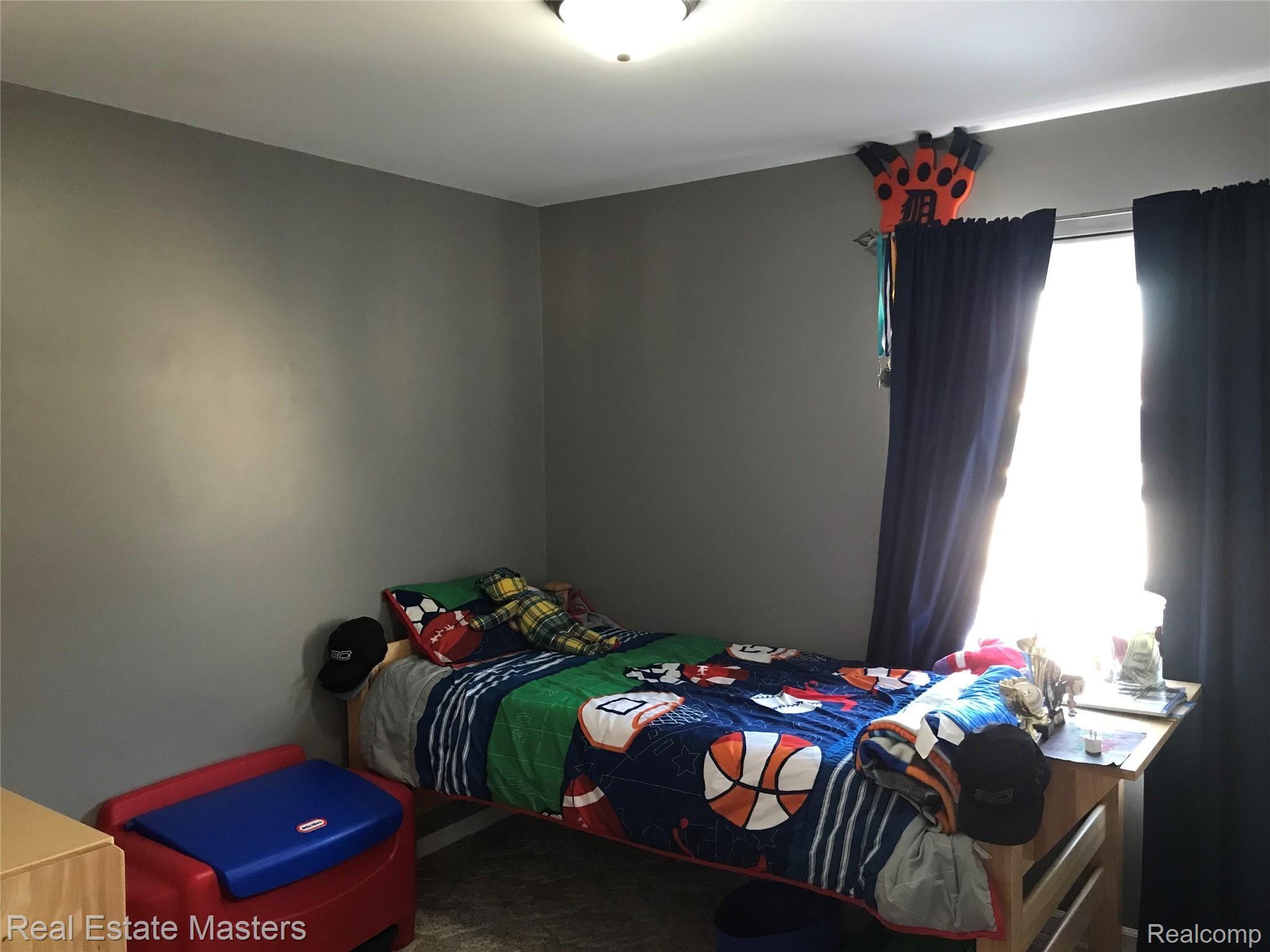 7798 Kilburn Road Jeddo, MI 48032 - Photo 11 of 15 00C3F15D-407B-45CD-9692-2D5342ED23F3.jpeg