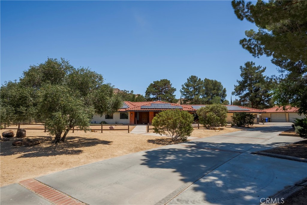 19954 Tinne Road Apple Valley, CA 92307 - Photo 3 of 54