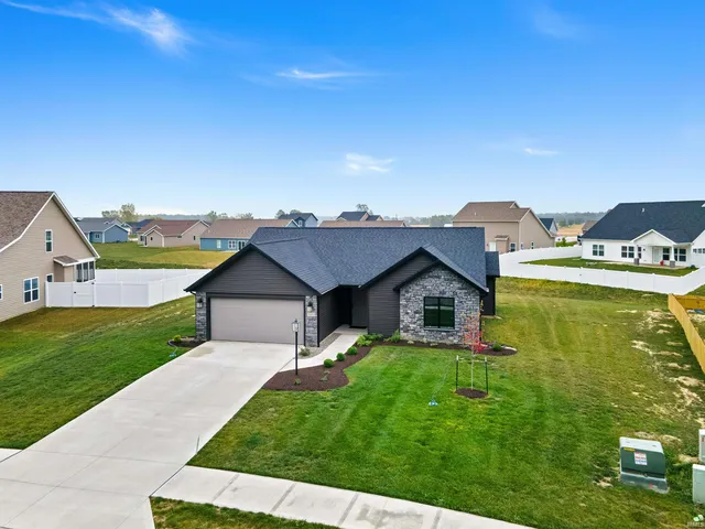 $319,900 | 3410 Bruin Pass, Auburn, IN 46706