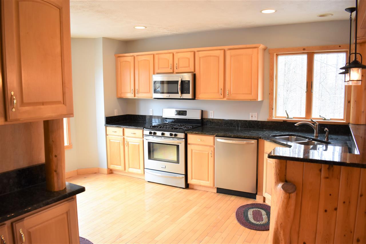 3601 South Maple Valley Road Suttons Bay, MI 49682 - Photo 3 of 41 1856565-2.JPG