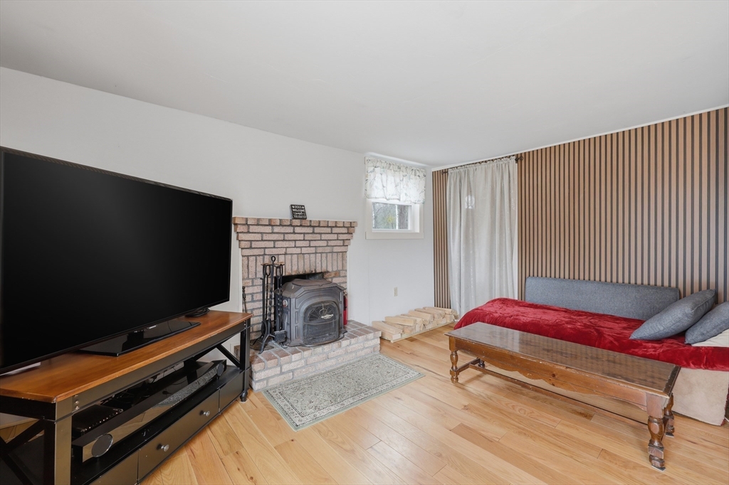 8 Stones Corner Road Berlin, MA 01503 - Photo 12 of 32