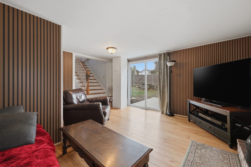 8 Stones Corner Road Berlin, MA 01503 - Photo 14 of 33