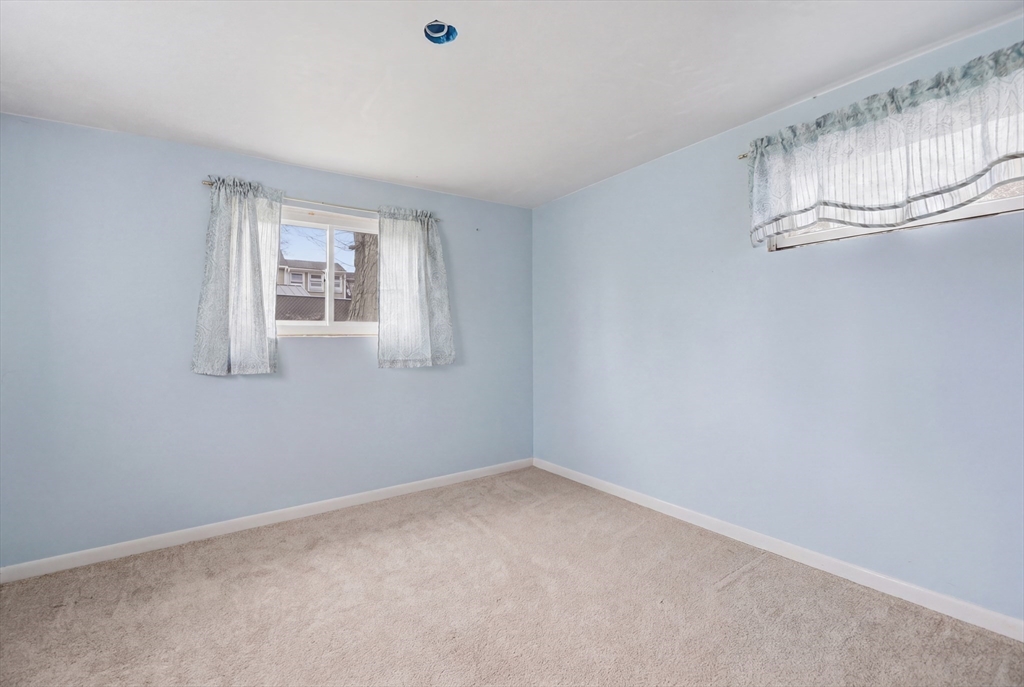 8 Stones Corner Road Berlin, MA 01503 - Photo 16 of 33