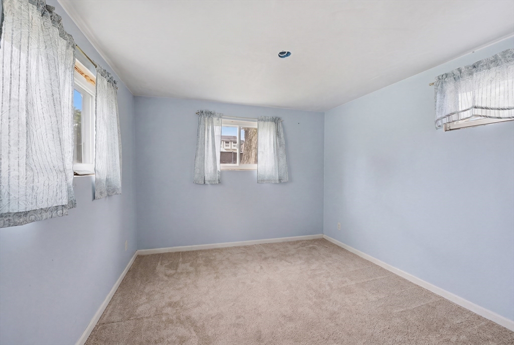 8 Stones Corner Road Berlin, MA 01503 - Photo 17 of 33