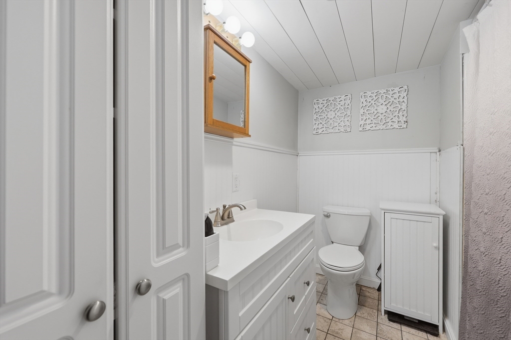 8 Stones Corner Road Berlin, MA 01503 - Photo 19 of 32