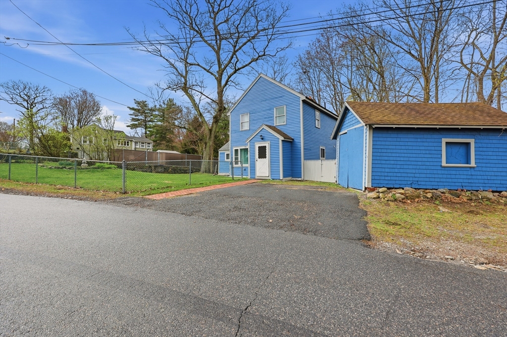 8 Stones Corner Road Berlin, MA 01503 - Photo 28 of 32