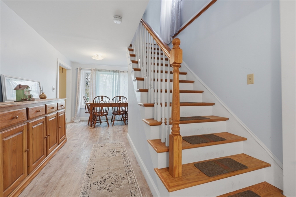8 Stones Corner Road Berlin, MA 01503 - Photo 3 of 33