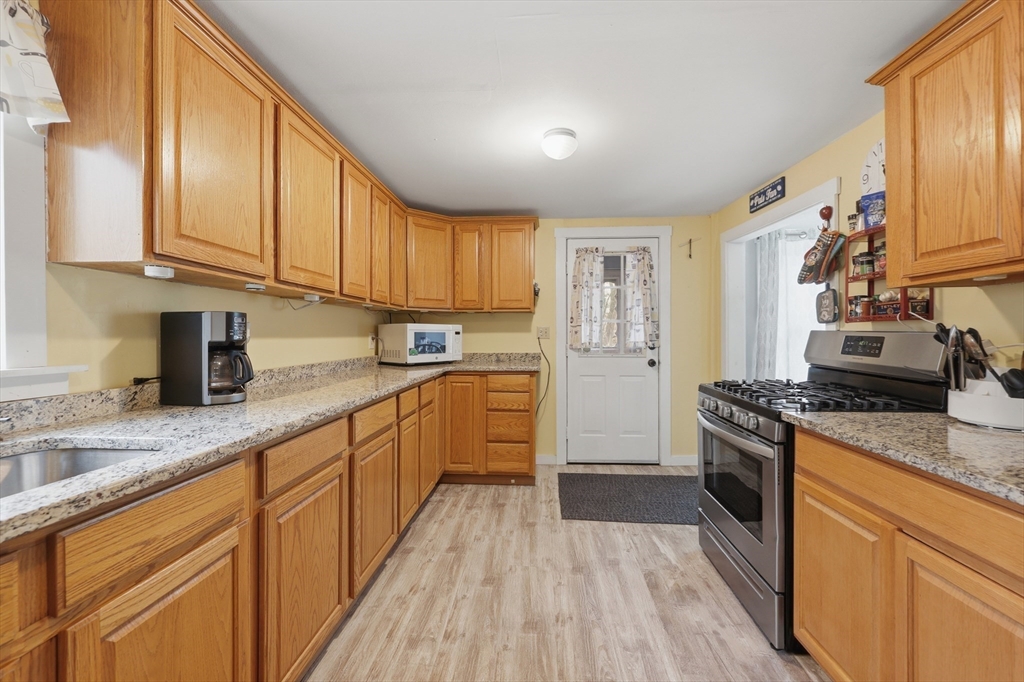 8 Stones Corner Road Berlin, MA 01503 - Photo 5 of 33