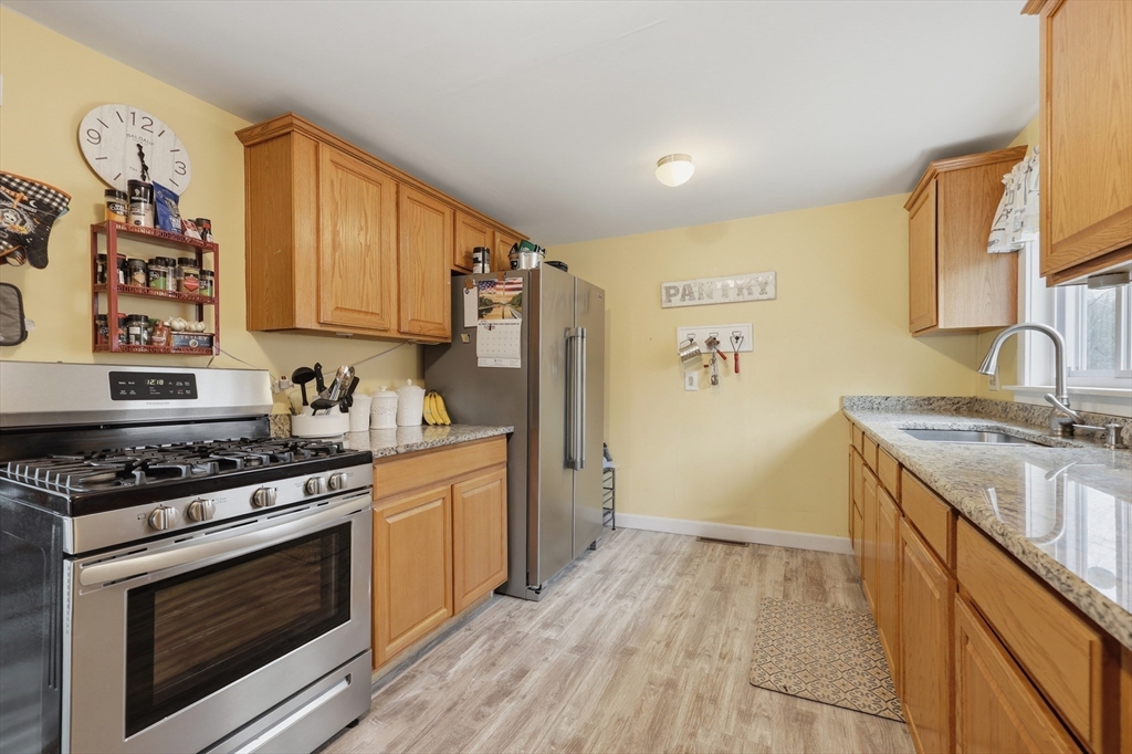 8 Stones Corner Road Berlin, MA 01503 - Photo 7 of 32