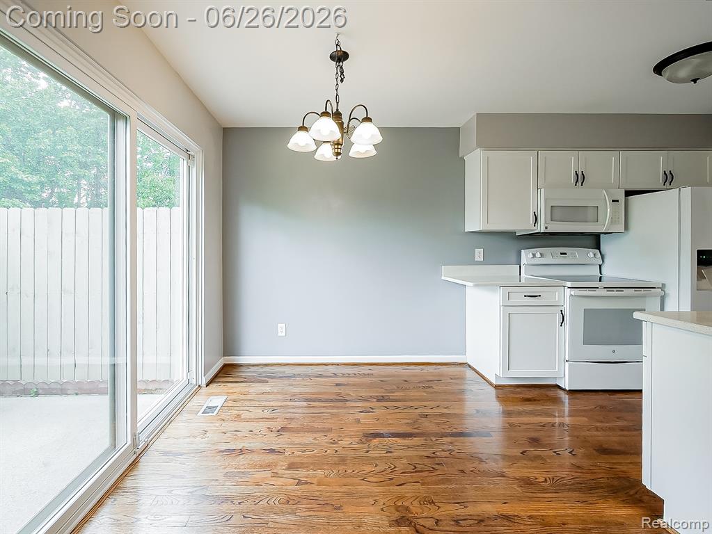 160 Pine Tree Ridge, Unit 3 Waterford, MI 48327 - Photo 4 of 26
