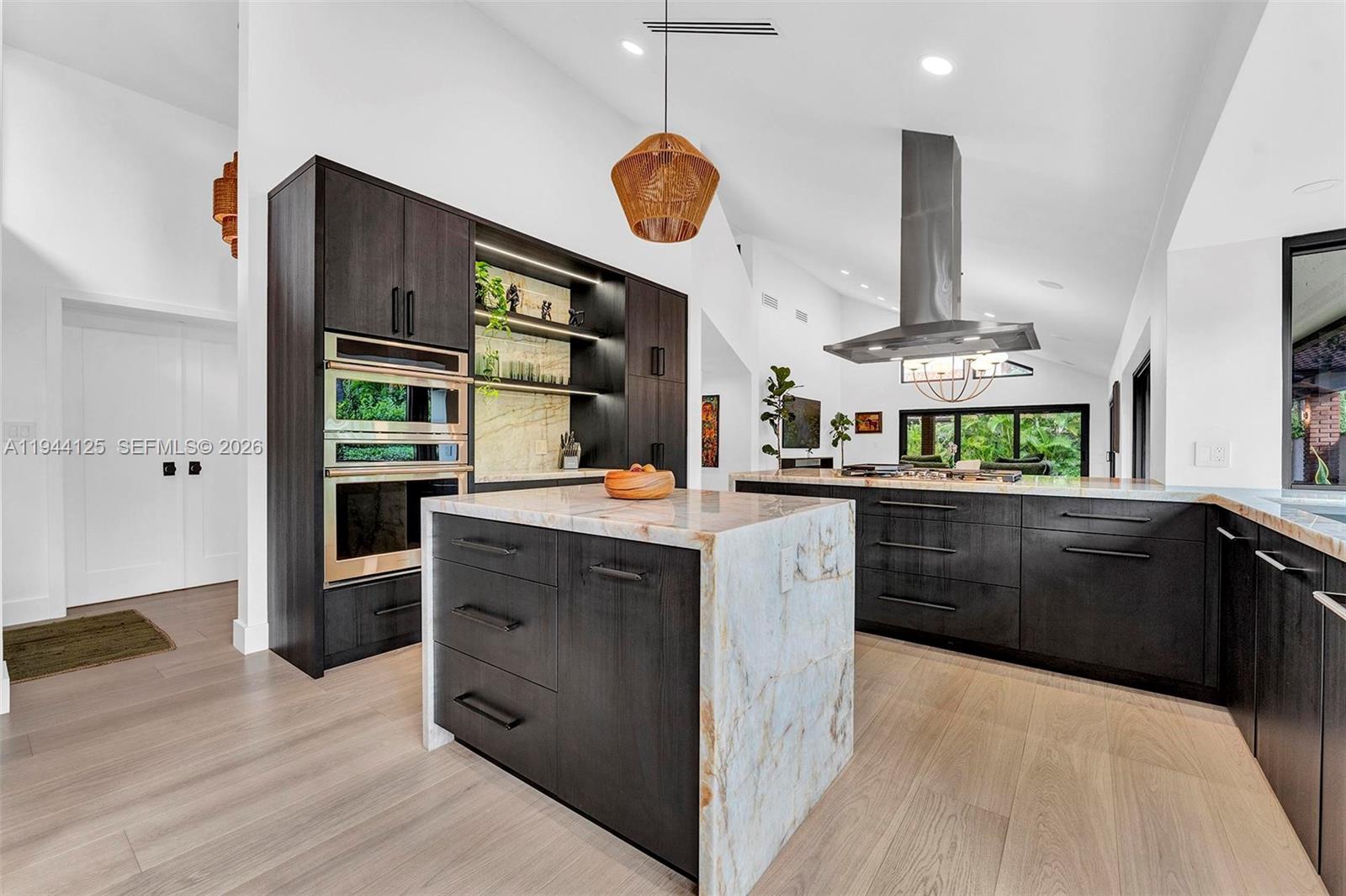 7819 Southwest 89th Lane Miami, FL 33156 - Photo 5 of 38