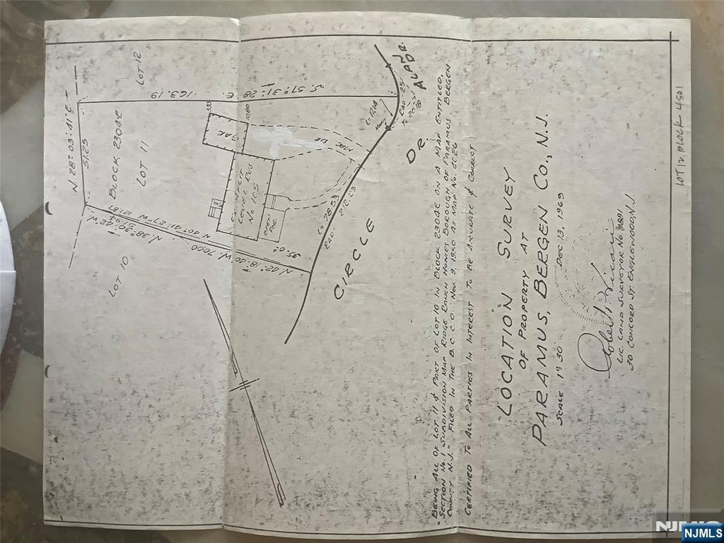 105 Circle Drive Paramus, NJ 07652 - Photo 11 of 14