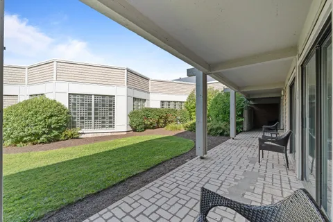 $134,900 | 269 Fontana Boulevard, Unit 1719, Fontana, WI 53125