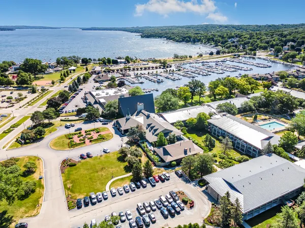 $134,900 | 269 Fontana Boulevard, Unit 1719, Fontana, WI 53125