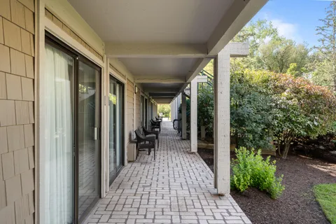$129,900 | 269 Fontana Boulevard, Unit 1719, Fontana, WI 53125