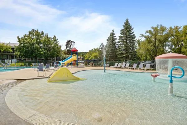 $134,900 | 269 Fontana Boulevard, Unit 1719, Fontana, WI 53125