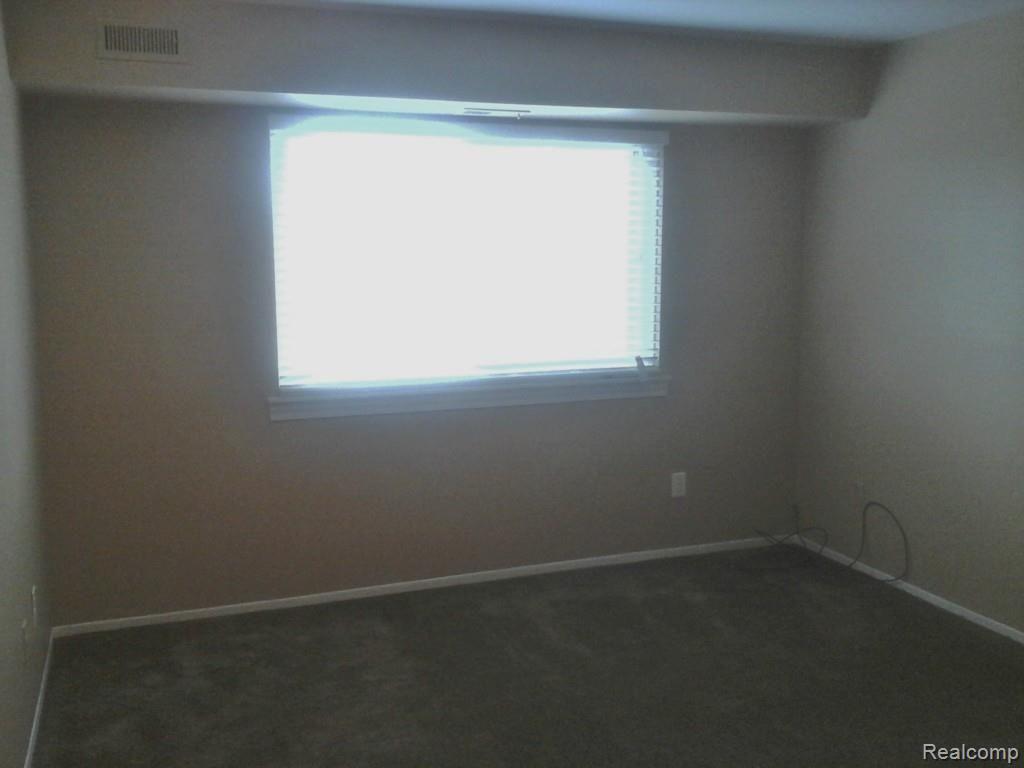 30060 Twelve Mile Road, Unit 95 Farmington, MI 48334 - Photo 7 of 12