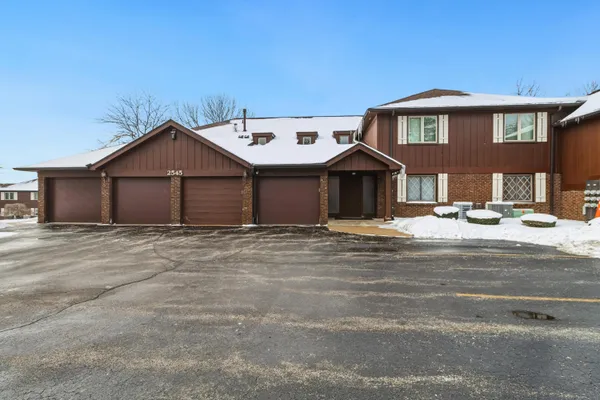 $259,900 | 2545 East Lakeshore Drive, Unit A71, Crown Point, IN 46307