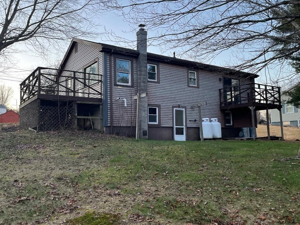 9 Old Farm Road Spencer, MA 01562 - Photo 4 of 32 Gallery Image 4