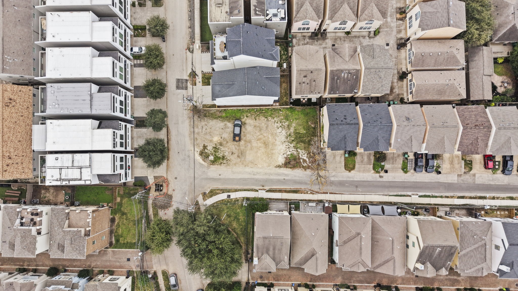 5807 Katy Street Houston, TX 77007 - Photo 17 of 37 The land is flat, cleared, and ready for construction!