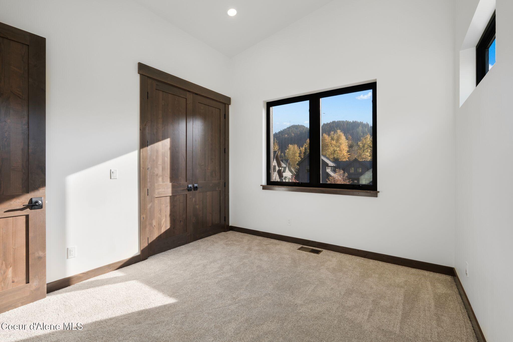 11 Alpenrose Lane Sandpoint, ID 83864 - Photo 23 of 52 Light-Filled Spaces