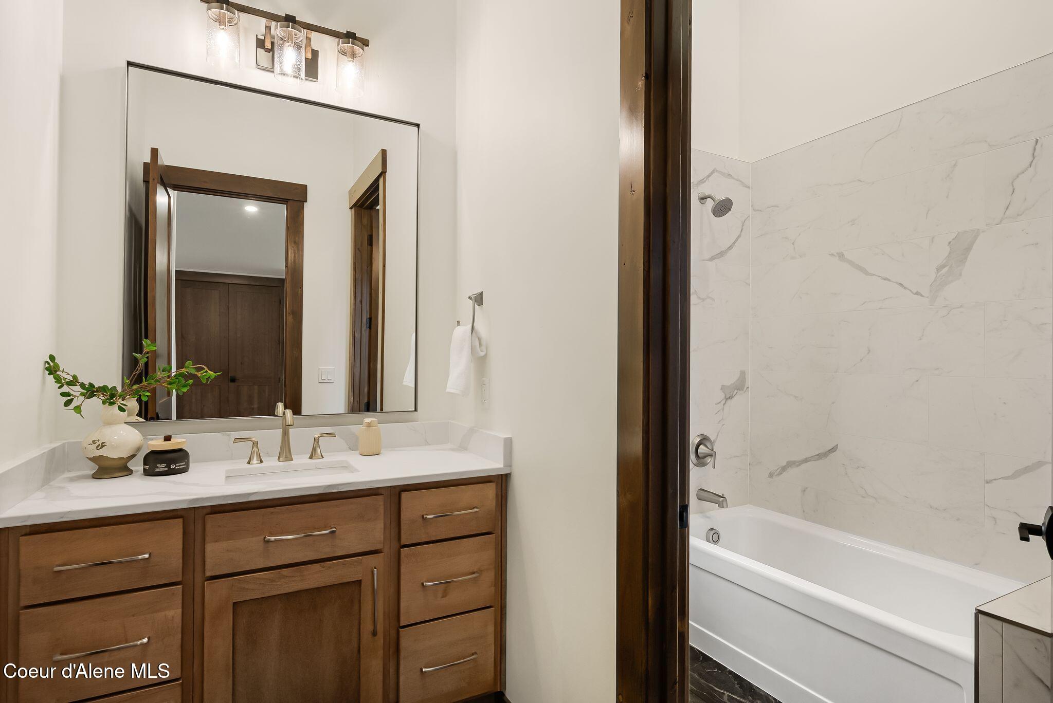 11 Alpenrose Lane Sandpoint, ID 83864 - Photo 24 of 52 Upstairs Full Bath
