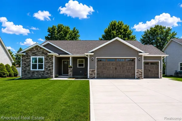 $499,900 | 12095 Country Run Drive, Birch Run, MI 48415