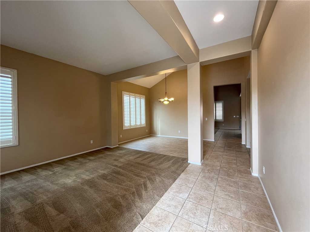 12758 Royal Palm Lane Riverside, CA 92503 - Photo 3 of 20