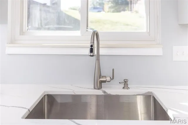 $399,999 | 2766 Chalet Hill Drive, St. Louis, MO 63129